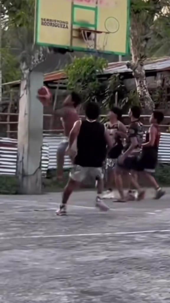 我都準備好嘲笑他了，結果被他帥到了