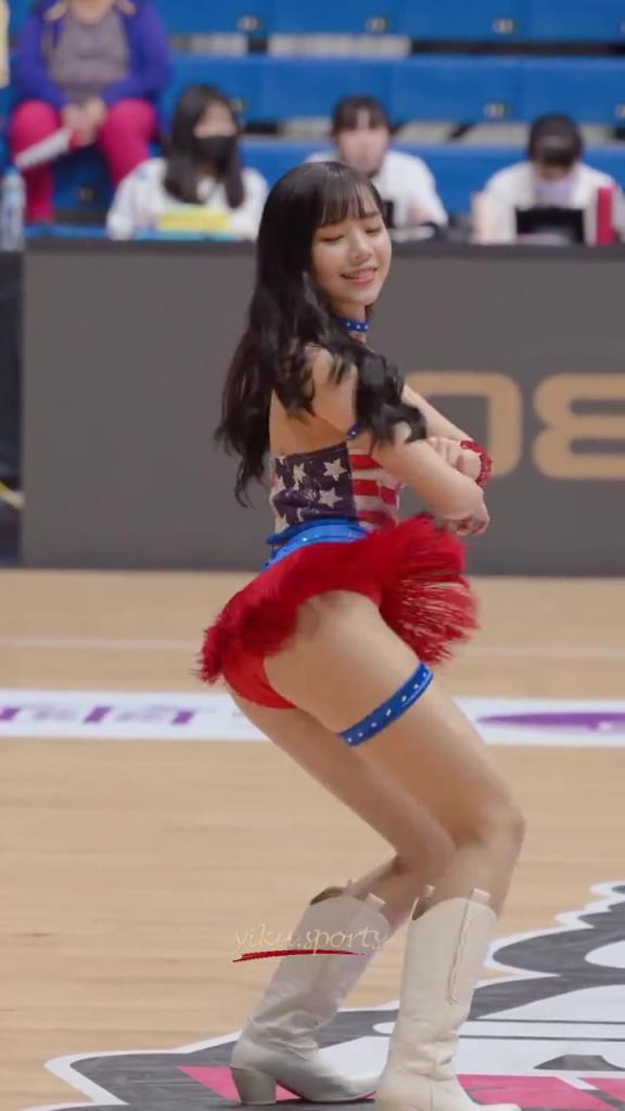 最好的啦啦隊小姐姐！自信，健康充滿活力！